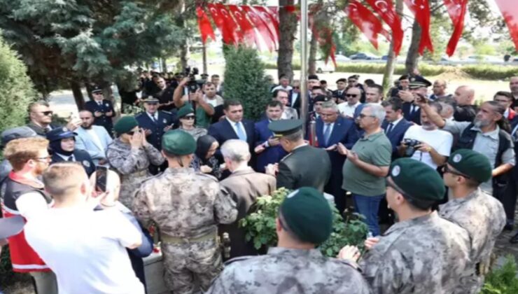 15 Temmuz şehitleri mezar başında anıldı…