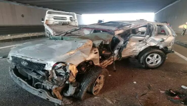Karşı yöne geçti TIR’a çarptı… 3 ölü, 5 yaralı…