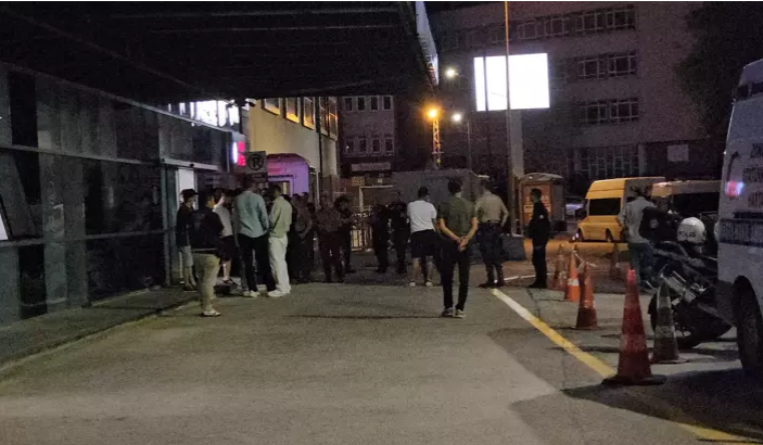 Düğün çıkışı husumetli akrabalarına saldırdı… 3 kişi hayatını kaybetti…