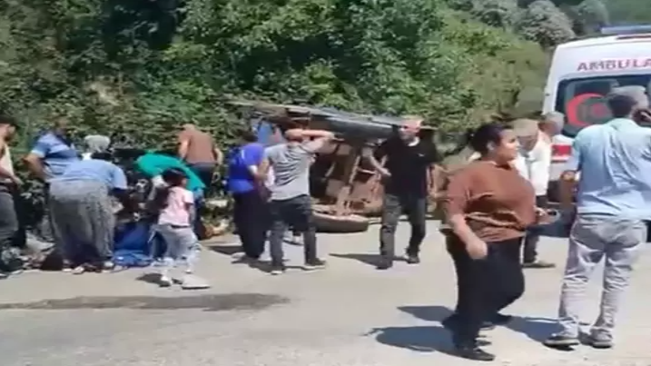 Fındık işçilerinin taşındığı römork devrildi…7 yaralı…