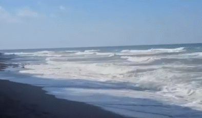 Yasak dinlemedi…Boğulma tehlikesi geçirdi…