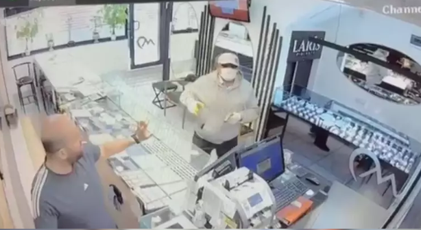 Oyuncak tabanca ile kuyumcu soymaya çalıştı…