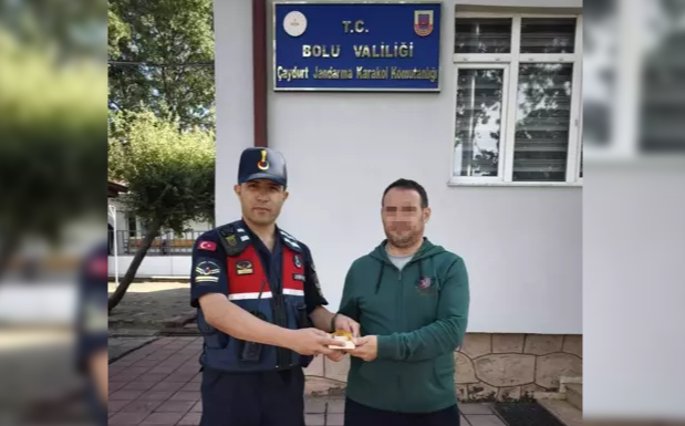 Altın dolu çanta sahibine teslim edildi…