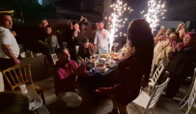 AVŞAR sahnede unutulmayacak evlilik teklifi…