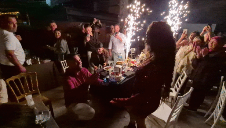 AVŞAR sahnede unutulmayacak evlilik teklifi…