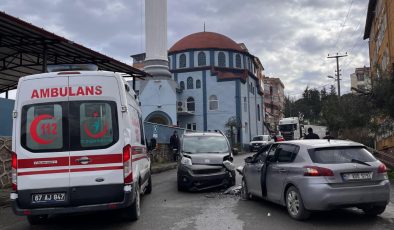 Kafa kafaya çarpıştılar… 2 kişi yaralandı…