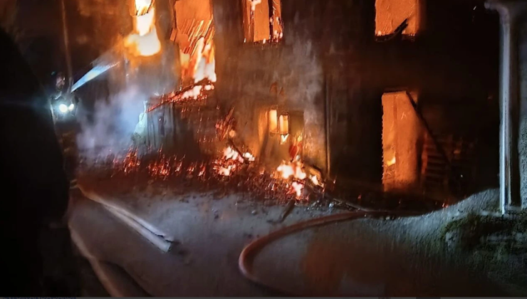 300 tavuk yanarak telef oldu…