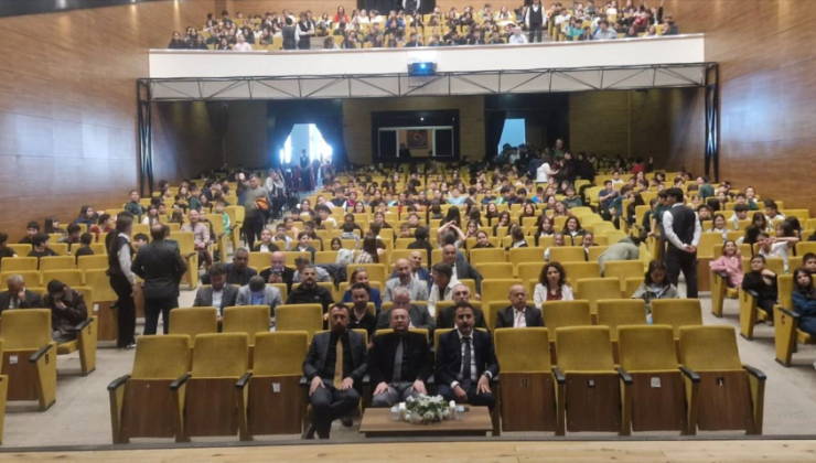 Bilim söyleşisi yoğun ilgi gördü…