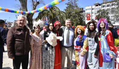 BELEDİYENİN 23 NİSAN ÇOCUK ŞENLİĞİ YOĞUN İLGİ GÖRDÜ