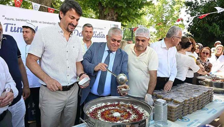 Ereğli belediyesi, binlerce aşure dağıttı…