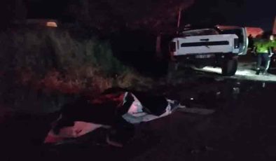 Kamyonet ile TIR çarpıştı: 3 yaralı…