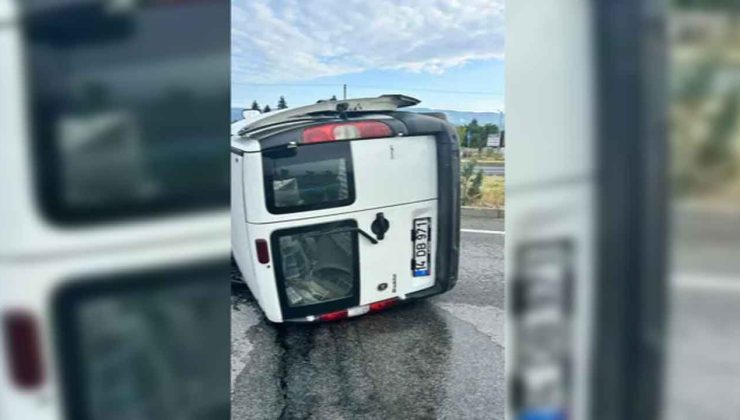 Devrilen araçta sıkışan sürücü yaralandı…