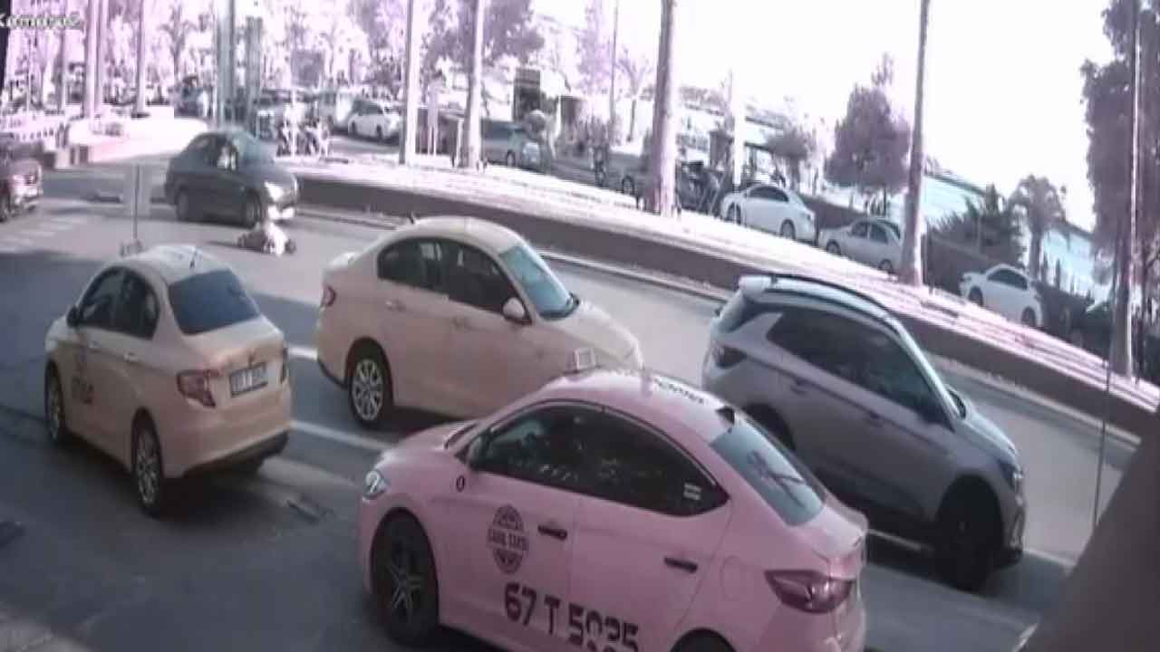Yaya geçidinde çarptı… O anlar kamerada…