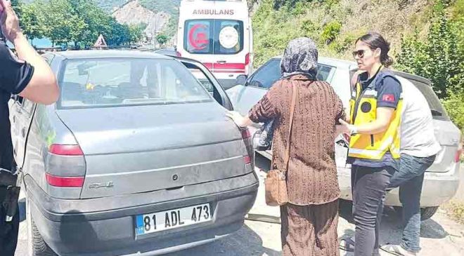 Önce TIR’la çarpıştı… Sonra otomobile çarptı…