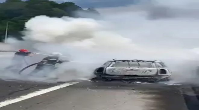 Bolu Dağı Tüneli girişinde otomobil yandı