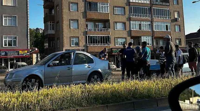 Yayaya yol verecekti… Kaza beraberinde geldi…