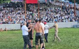 Dağköy yağlı güreşlerinde kavgalı yarı final…